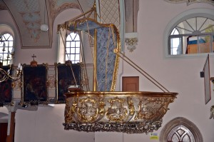 Międzylesie kościół Bożego Ciała.Ambona w kształcie łodzi.fot.Krzysztof Góralski